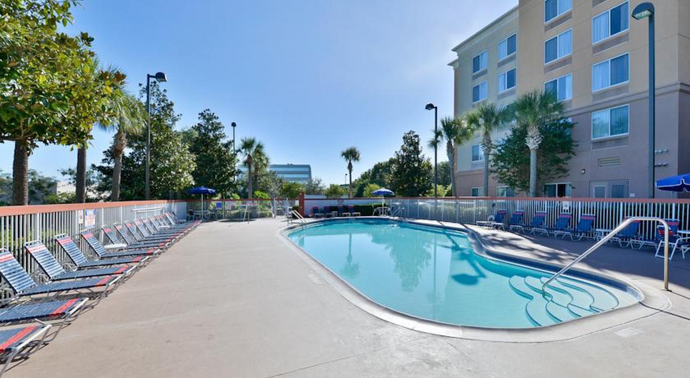 Comfort Inn & Suites Near Universal Orlando Resort-Convention Ctr Esterno foto